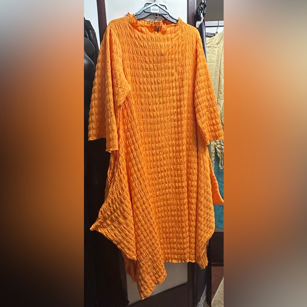 Pocur designer dress one large and one 1 xl orange